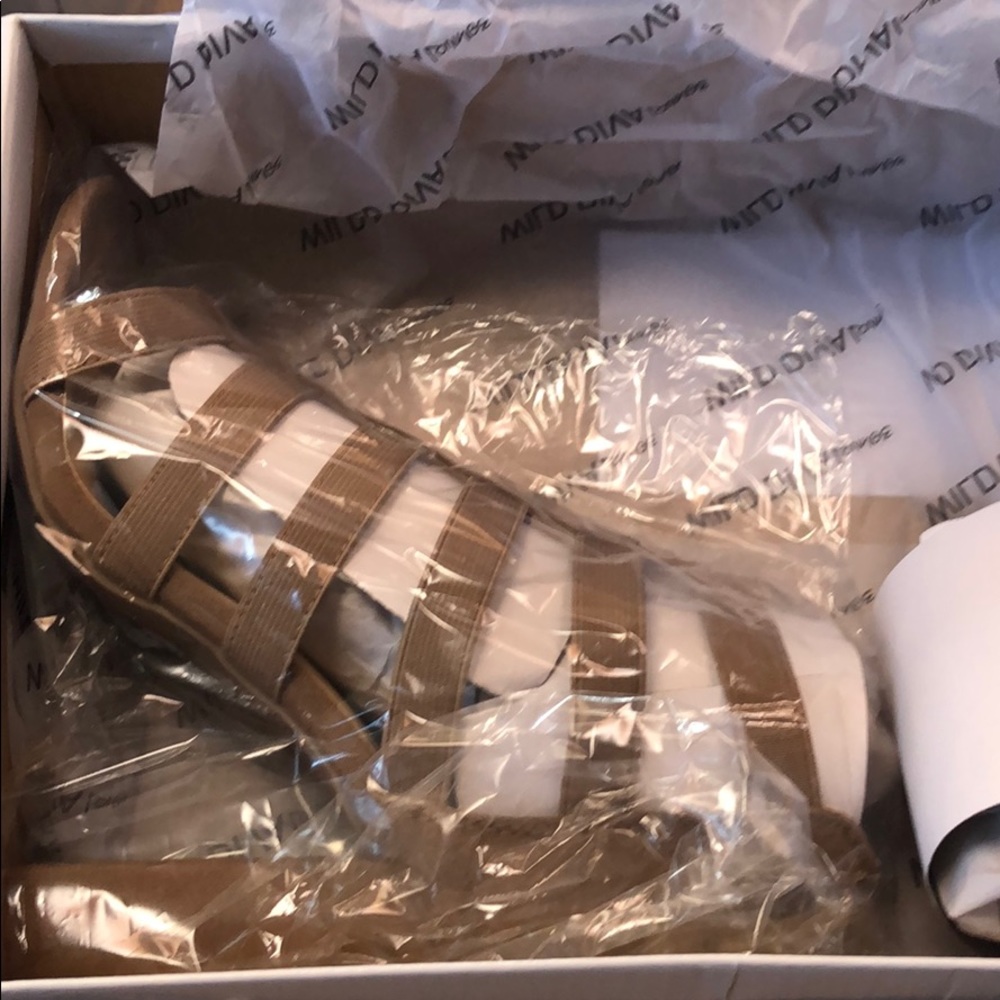 Sandals - Picture 4 of 6